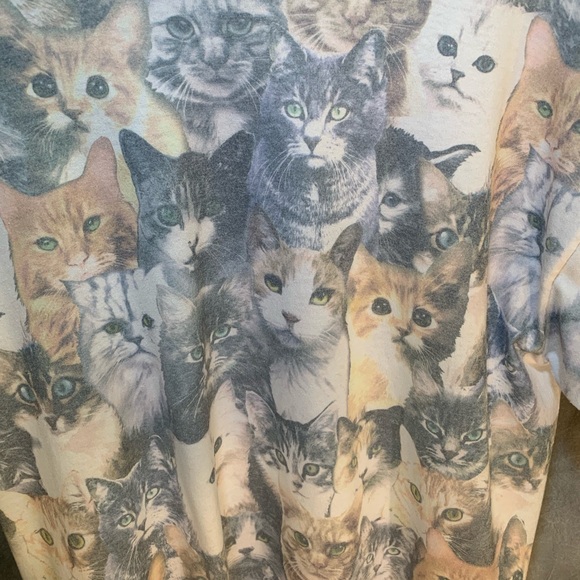 IML Cat Tee - Picture 7 of 8